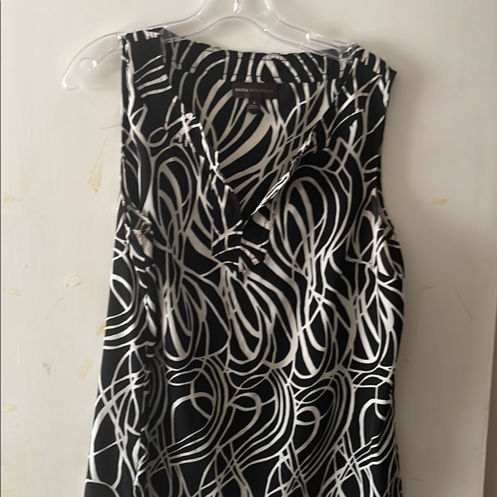 Black and White Sleeveless Top
